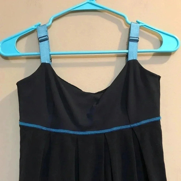 Lululemon Rhythmic Tank Black Ocean Blue sz 6 Top Workout Yoga Built In Bra - Picture 3 of 10
